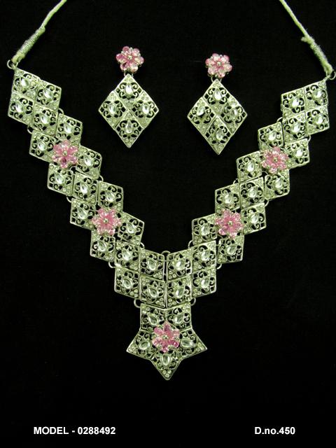 Tara Ember Necklace — LJ-19O354T