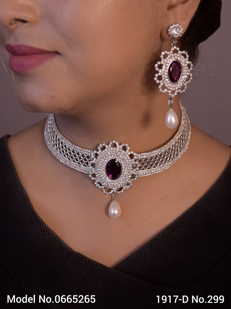 Elara Moonlight Necklace — LJ-10U38S4