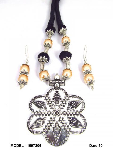 Kavya Moonlight Necklace — LJ-1C5KPVA
