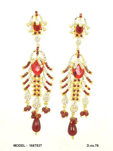 Ishani Crescent Earrings — LJ-12VZM79