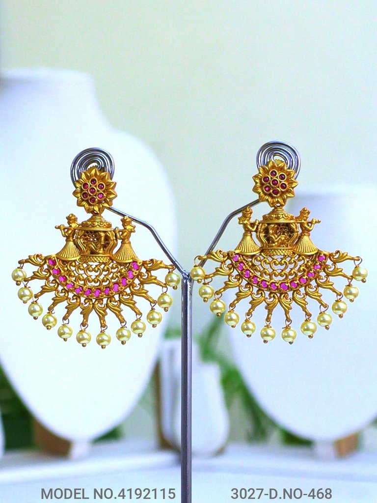 Traditional Necklaces