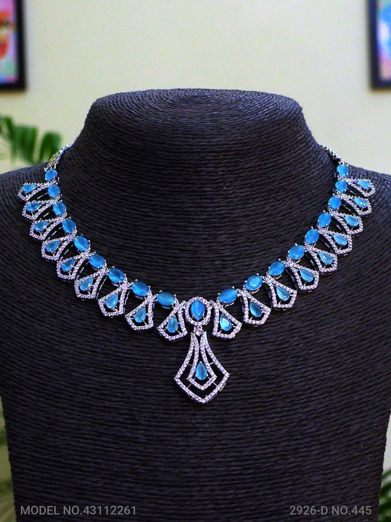 Ideal Necklace Set for Wedding Jewelry Occasions