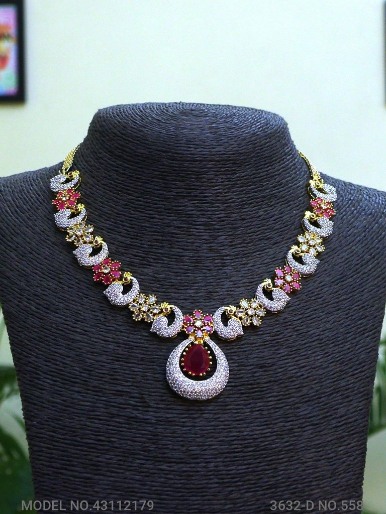 Fine Fashion Classic Necklace Set