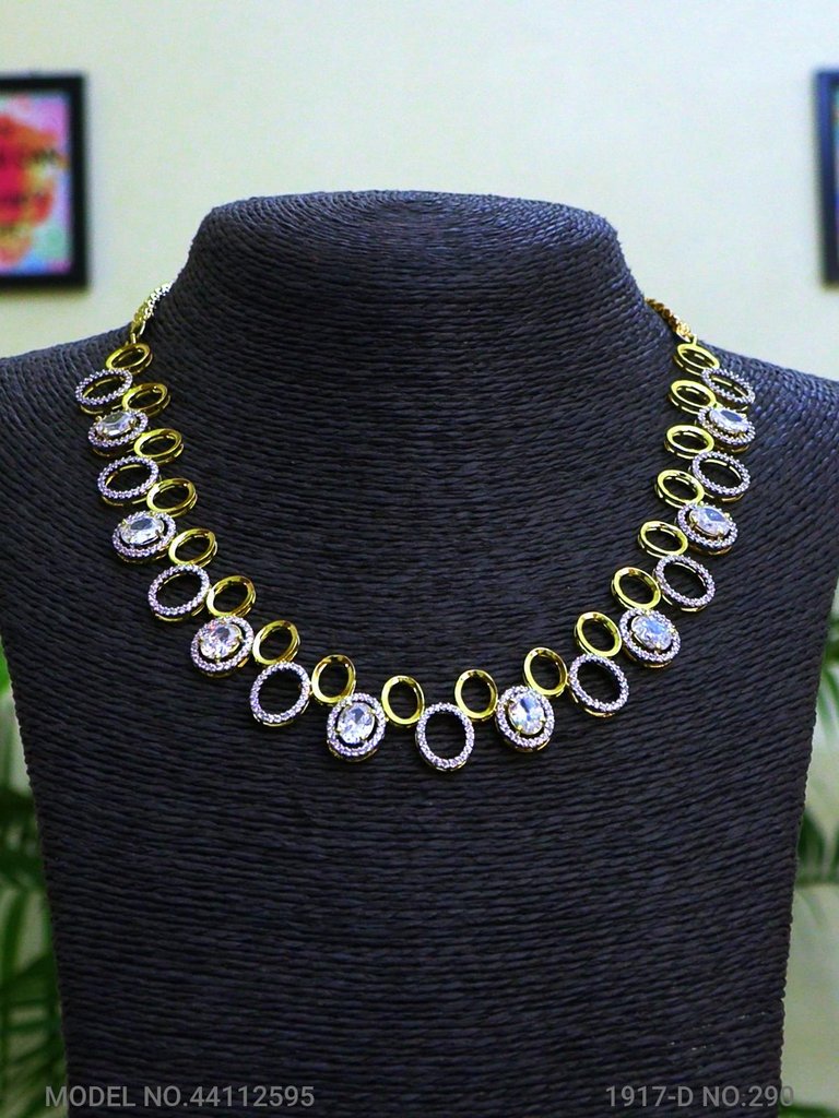 Ideal Necklace Set for Wedding Jewelry Occasions