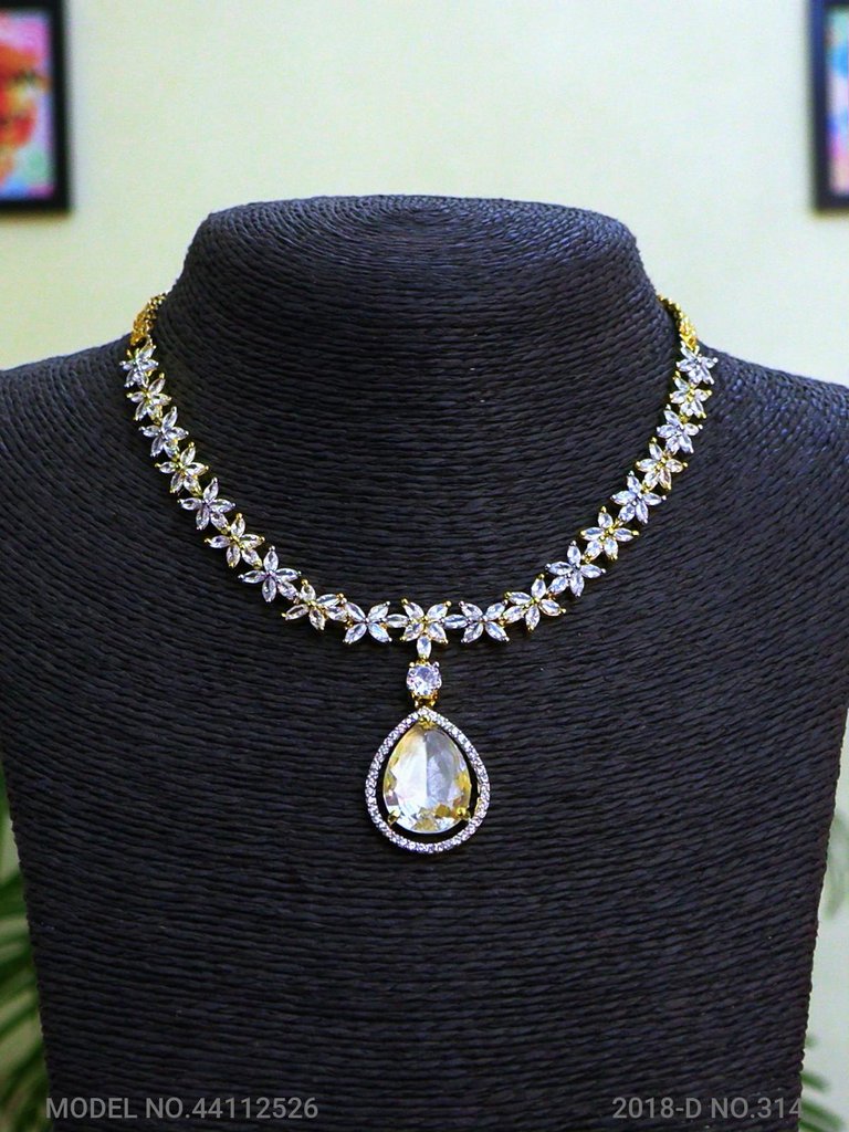 Fine Fashion Classic Necklace Set