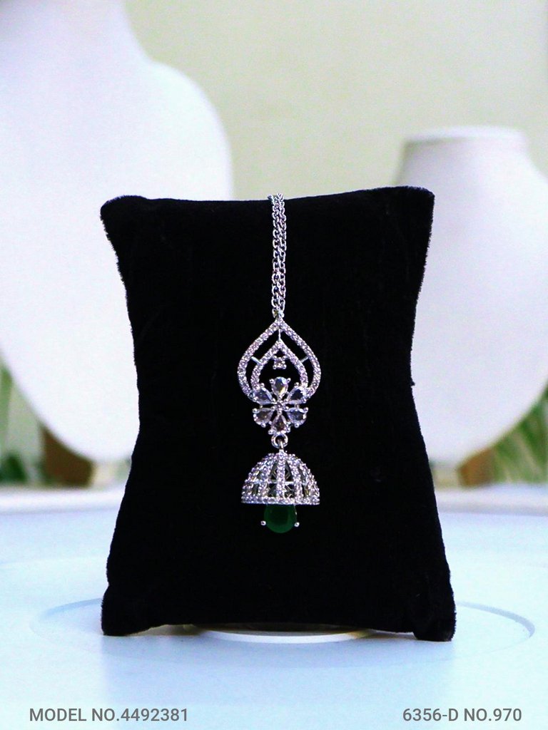 Traditional Zirconia Jewelry Set for Classy Women