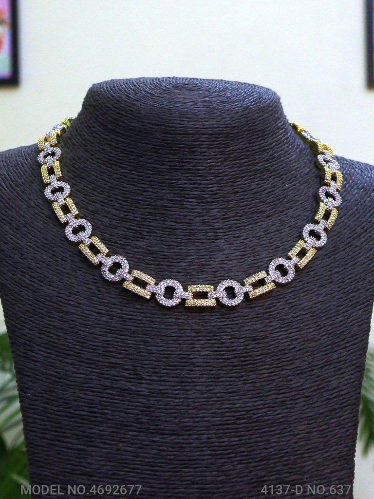 Necklace Designed by Passionate Craftsmen !