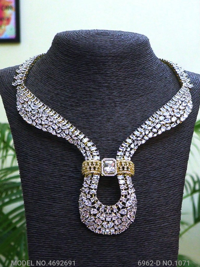 Statement American Diamond Set