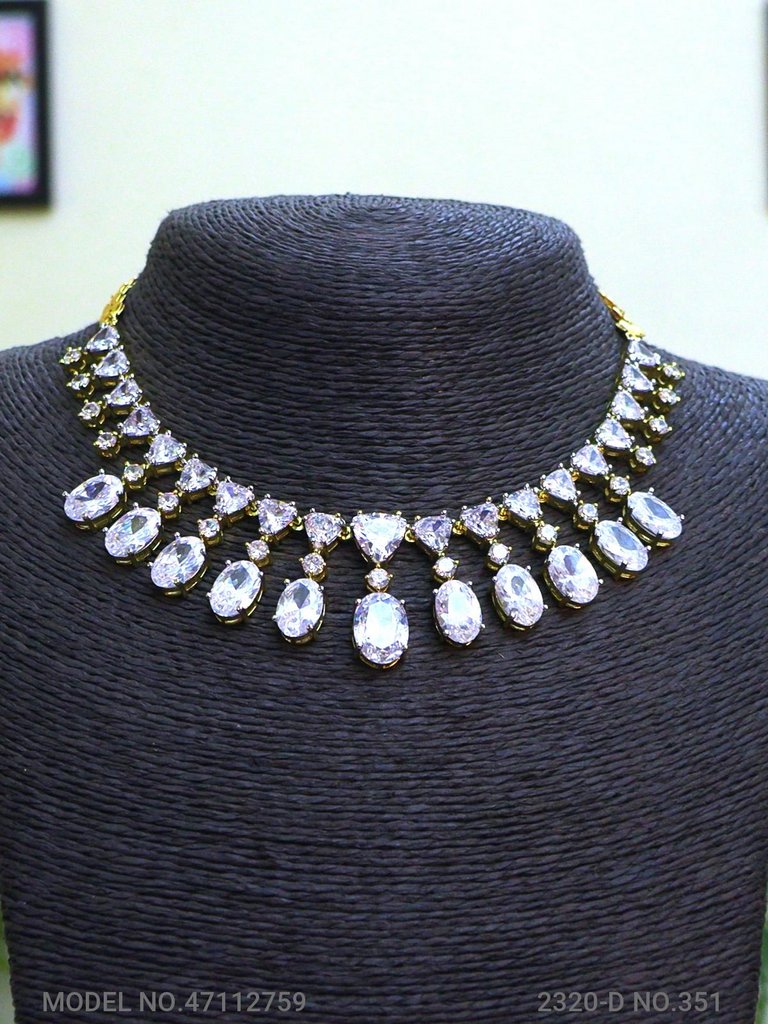 Fine Fashion Classic Necklace Set