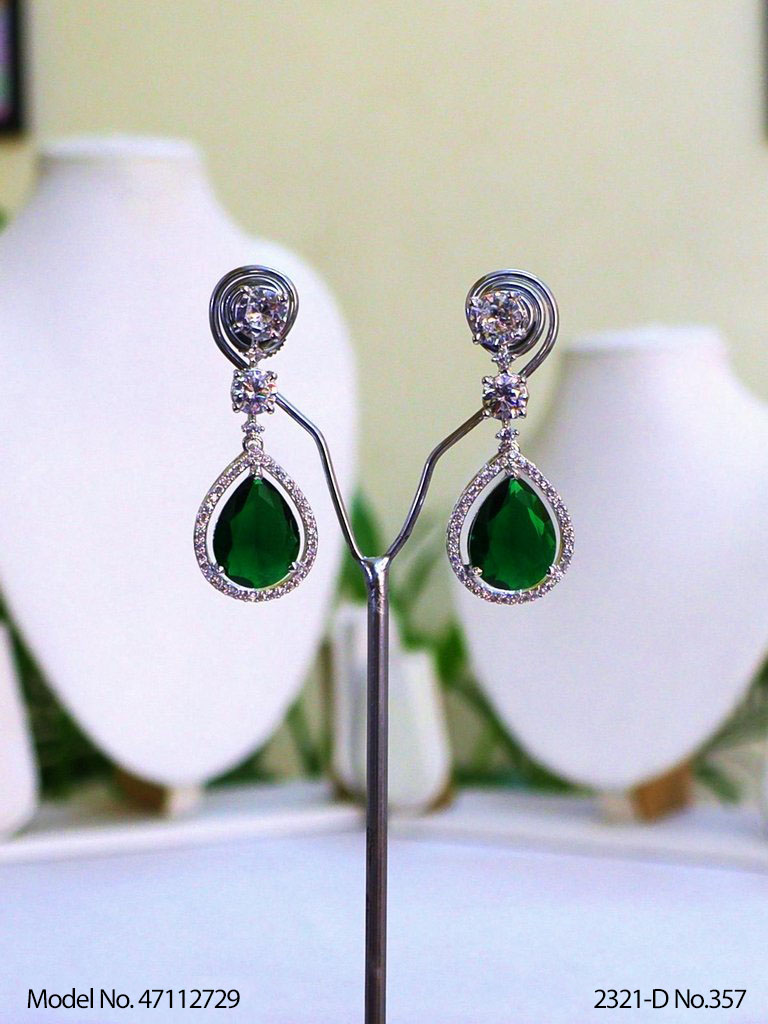 Classic Cz Jewelry Set with Earrings