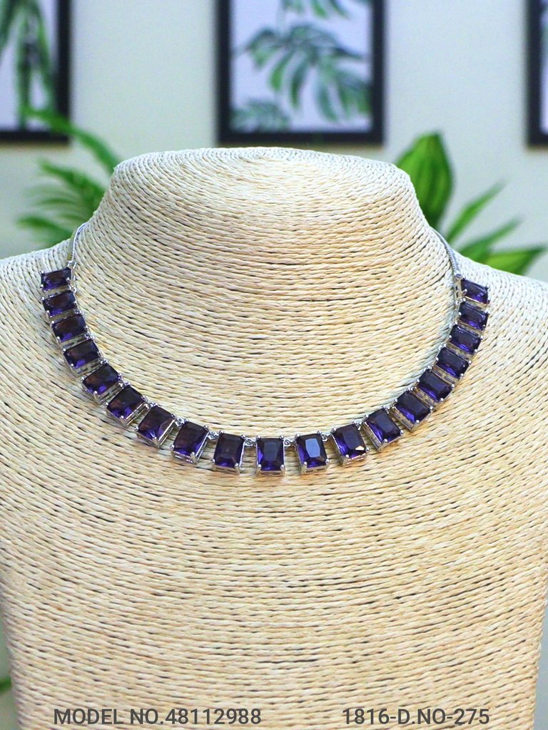 Necklace Set crafted for bold Women