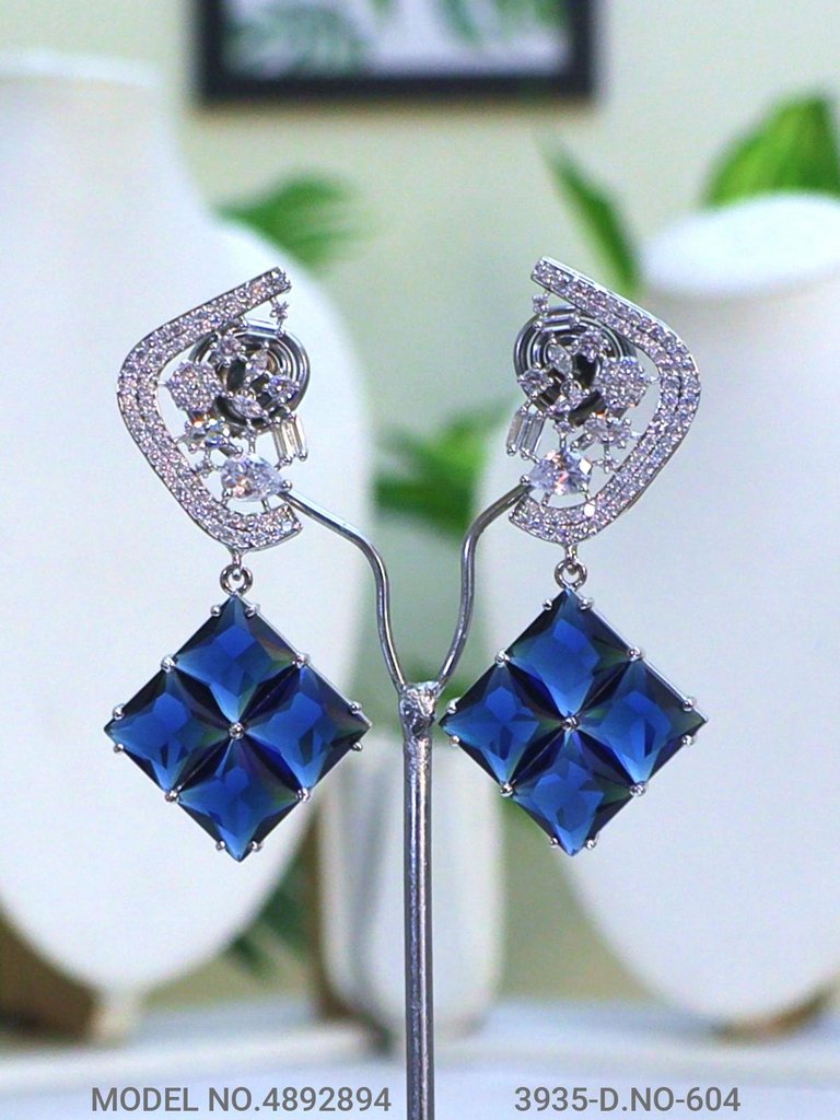 Traditional Zirconia Jewelry Set for Classy Women