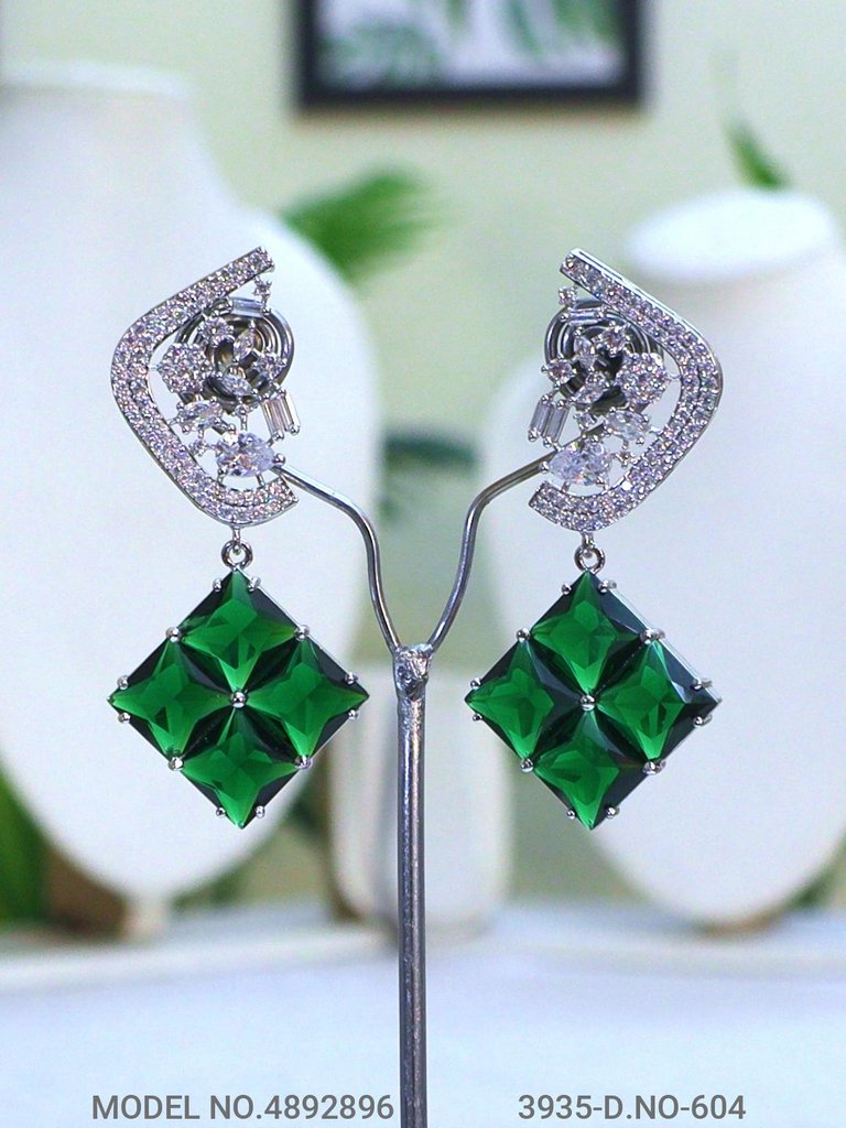 Traditional yet Trendy Design | Ideal for your Parties !