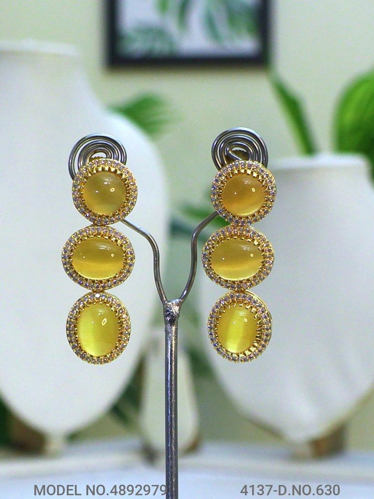 Traditional American Diamond Set