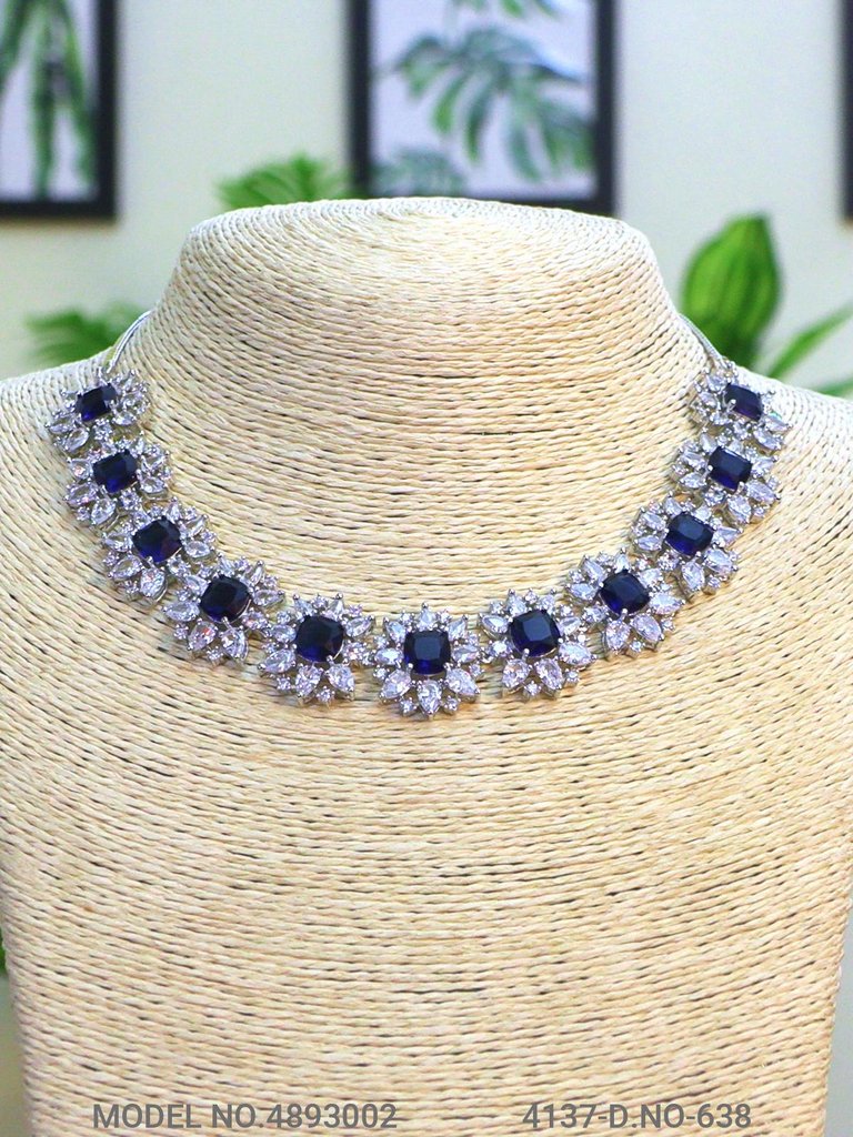 Necklace Designed by Passionate Craftsmen !