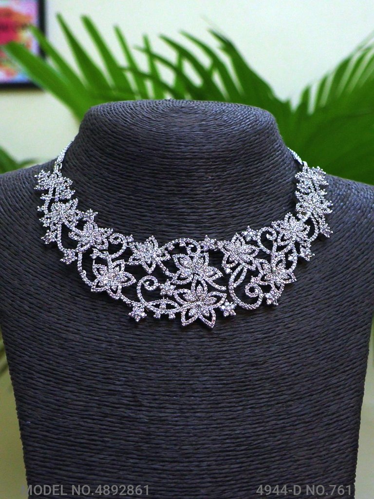 Necklace Designed by Passionate Craftsmen !