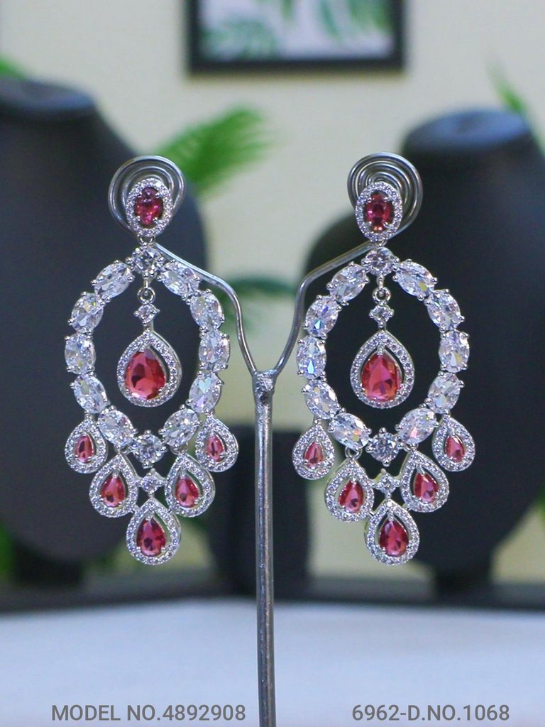 The best Gift for a Woman ! Jewelry