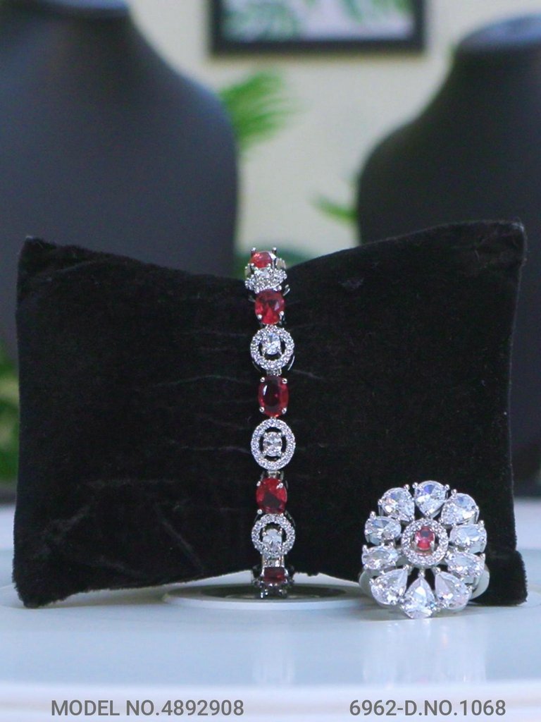 The best Gift for a Woman ! Jewelry