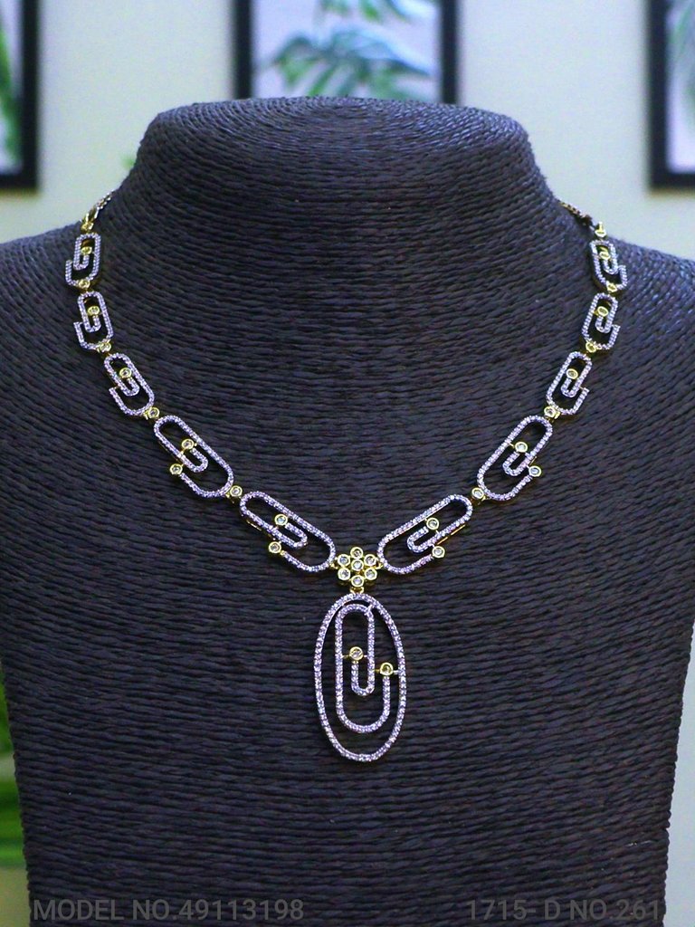 Necklace Set crafted for bold Women