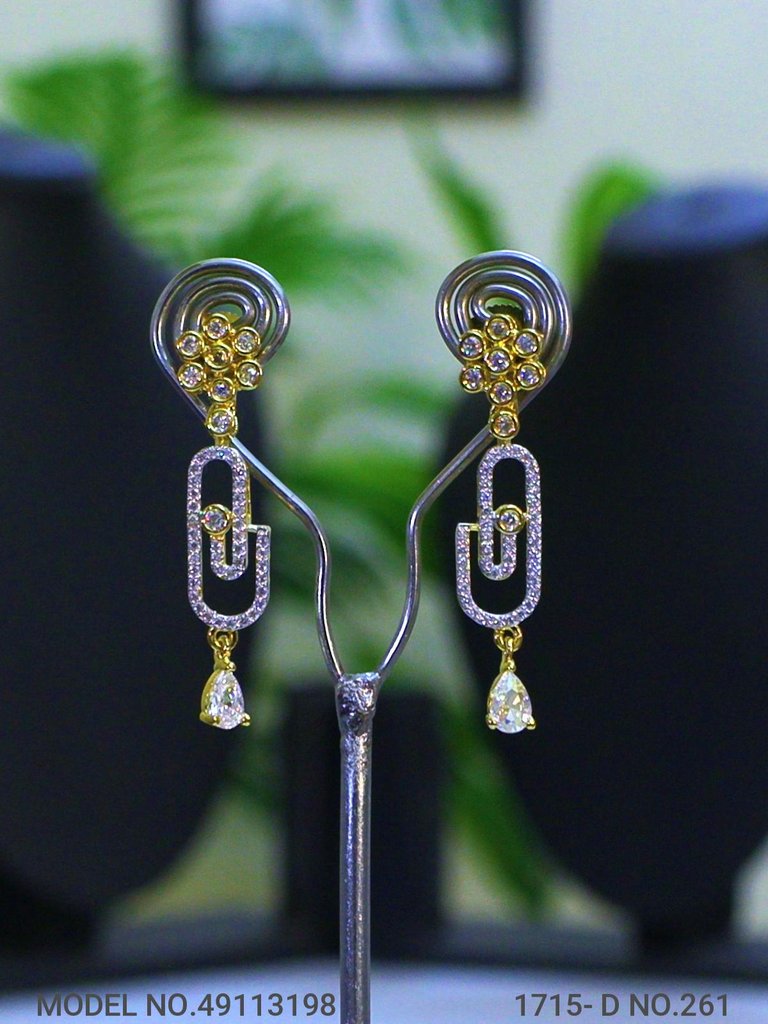Necklace Set crafted for bold Women