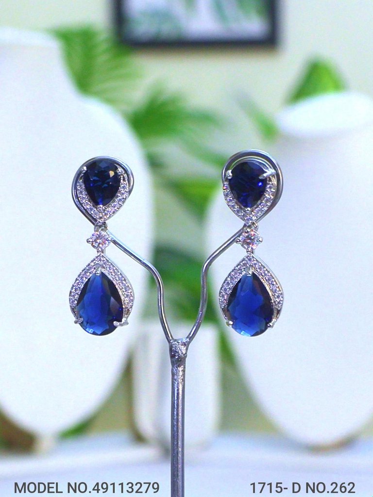 Be a Showstopper in your Party !