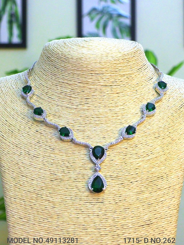 Necklace Set crafted for bold Women