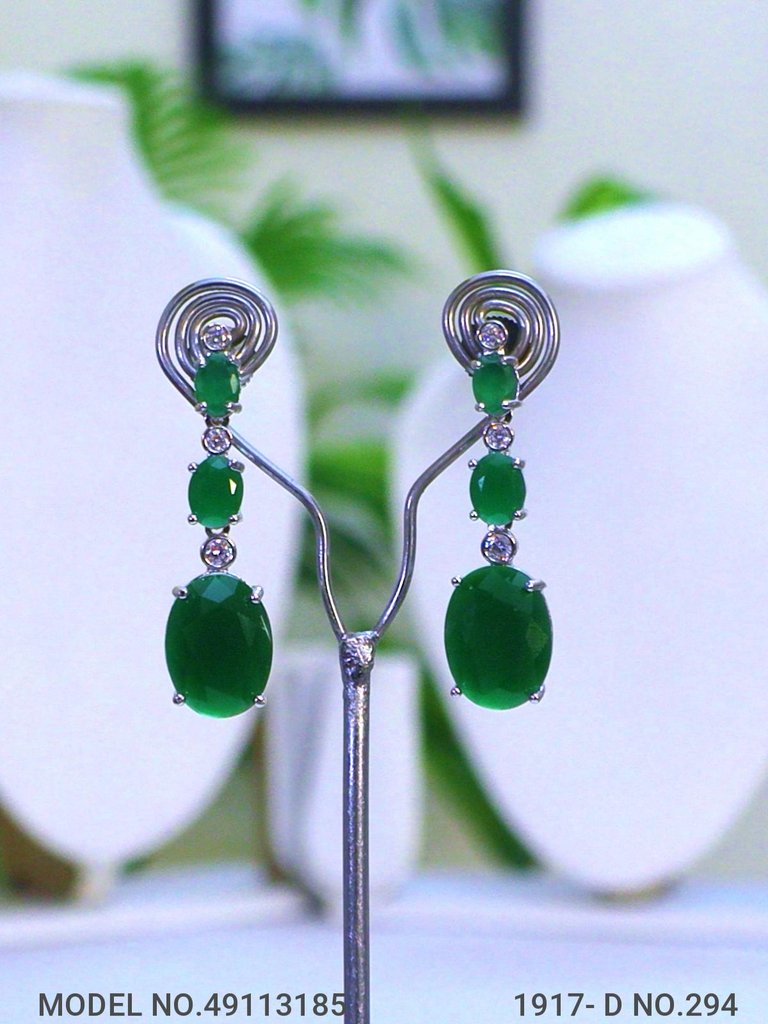 Ideal Necklace Set for Wedding Jewelry Occasions