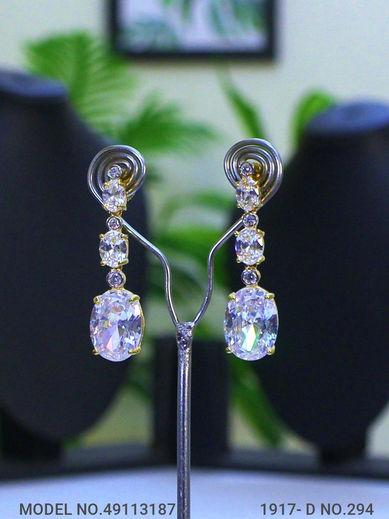 Classic Cz Jewelry Set with Earrings