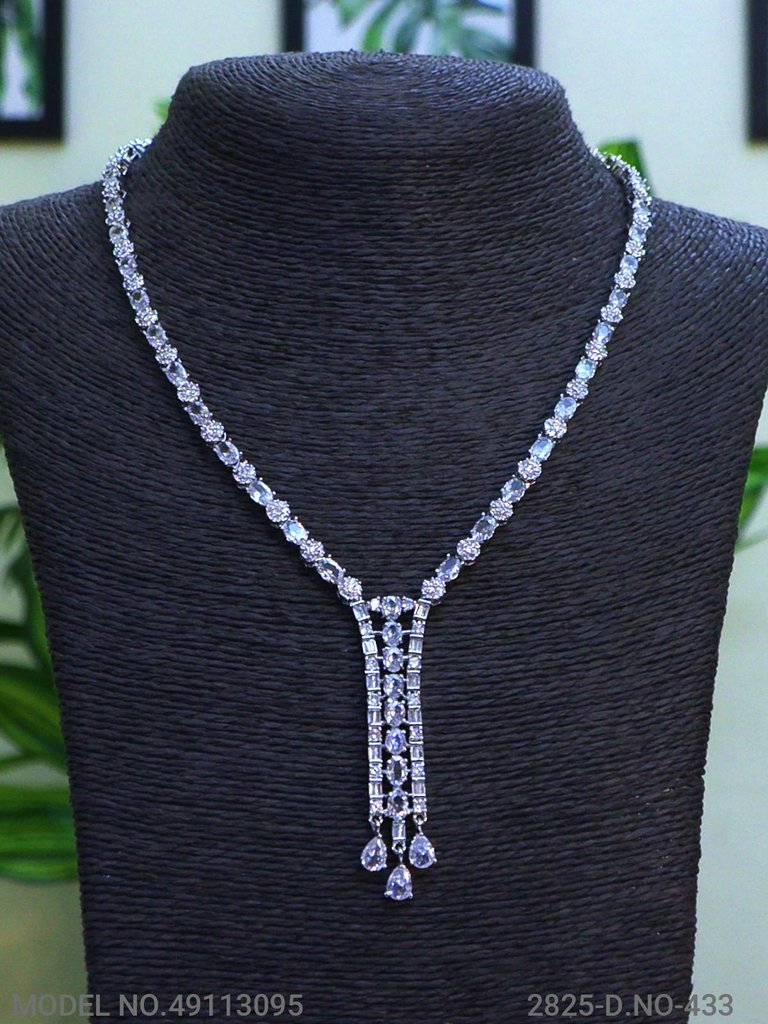 Necklace Set crafted for bold Women