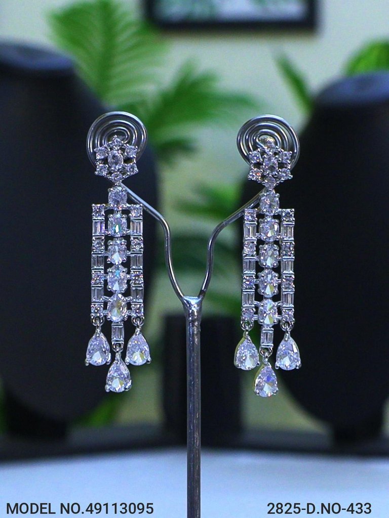 Necklace Set crafted for bold Women