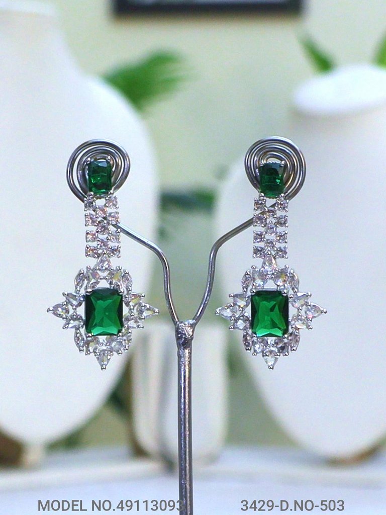 Be a Showstopper in your Party !