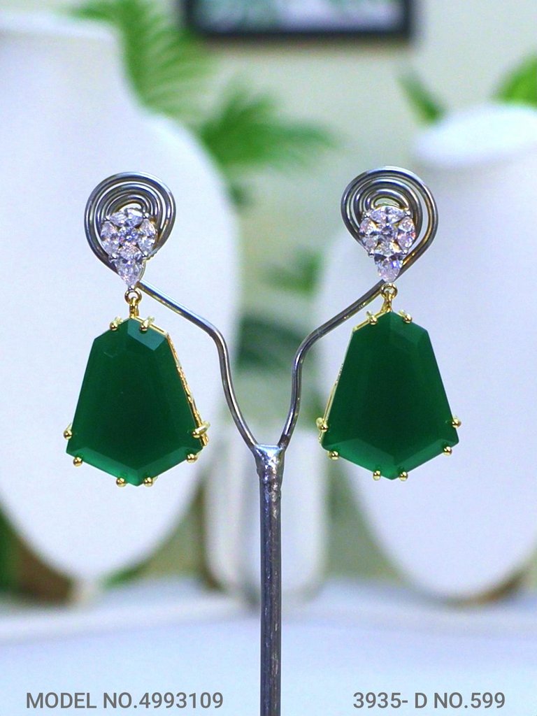 Traditional American Diamond Set