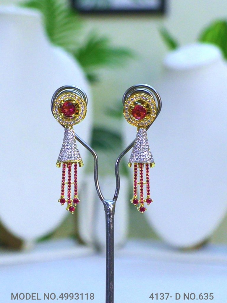 Traditional Necklaces in Trend