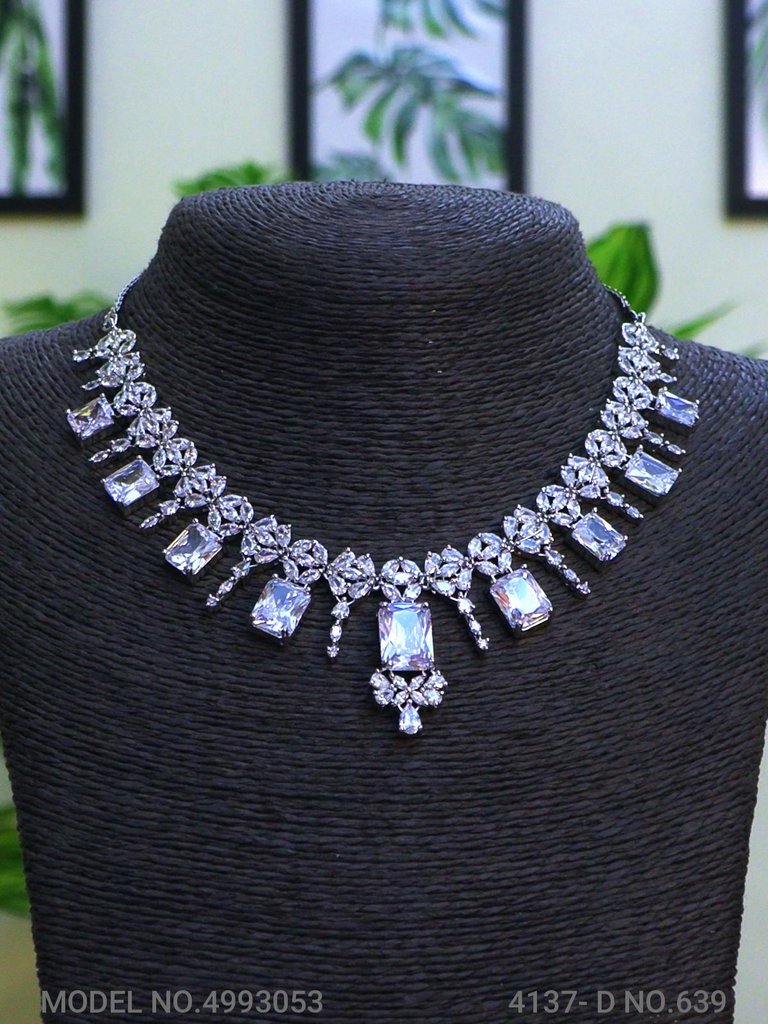 Traditional yet Trendy Design | Ideal for your Parties !