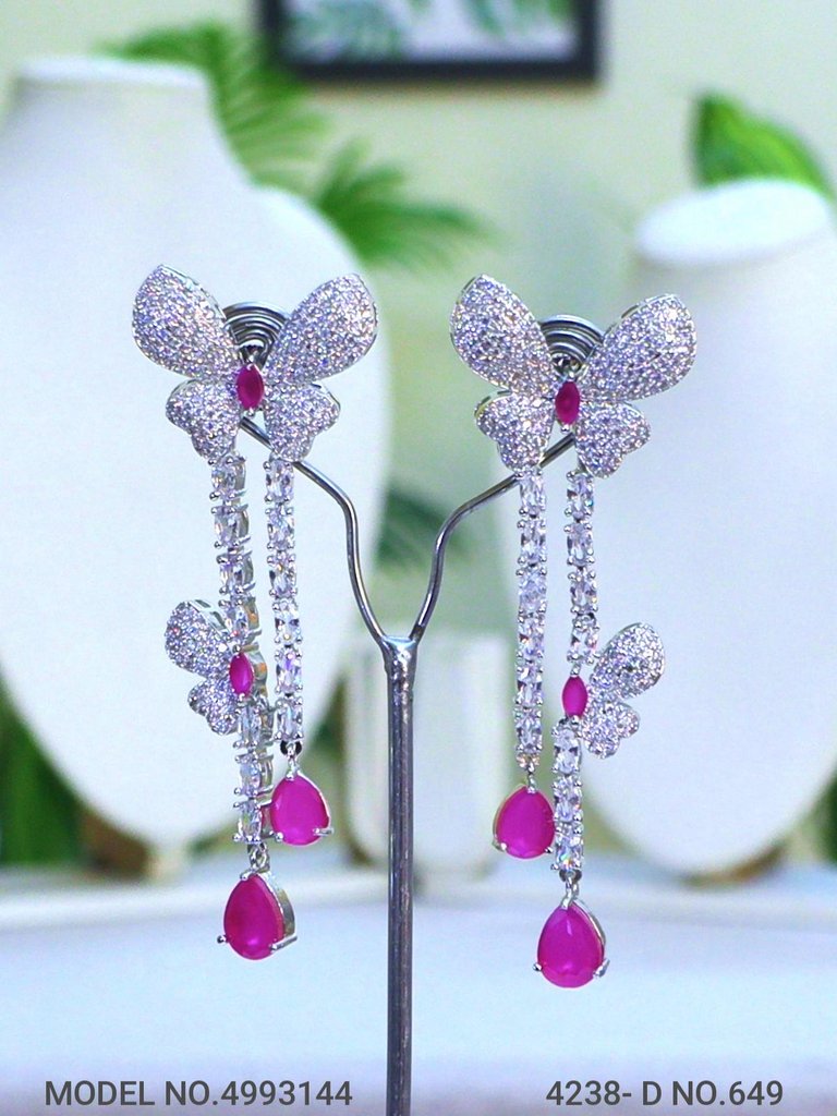Traditional Zirconia Jewelry Set for Classy Women
