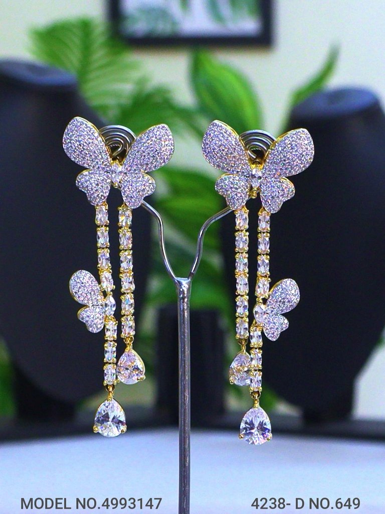 Traditional Necklaces in Trend