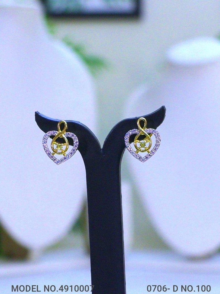 Pendant for Wedding Occasions