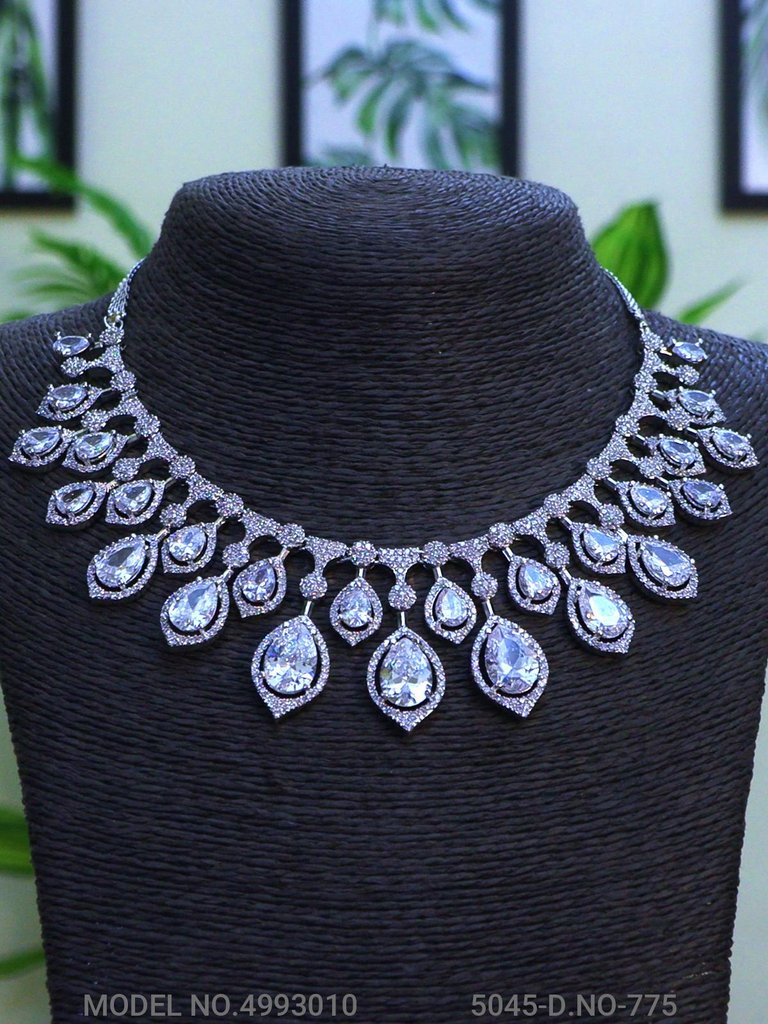 Traditional yet Trendy Design | Ideal for your Parties !