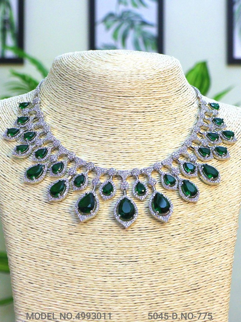 Traditional Zirconia Jewelry Set for Classy Women
