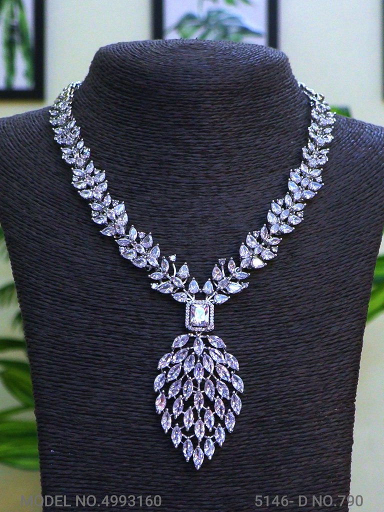 Traditional Zirconia Jewelry Set for Classy Women