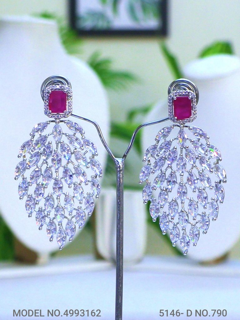 Traditional American Diamond Set