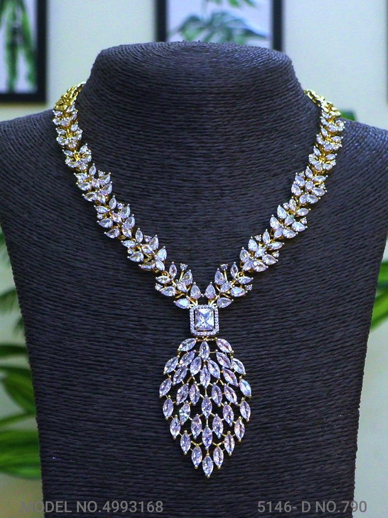 Necklace Designed by Passionate Craftsmen !