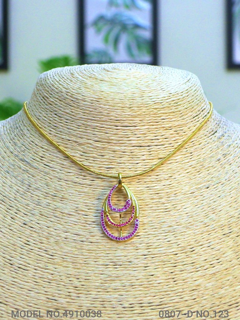 Partywear Classic Pendant Set