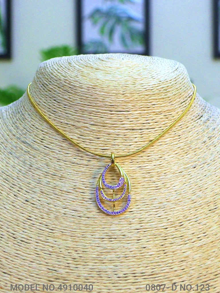 Fine Fashion Classic Pendant Set