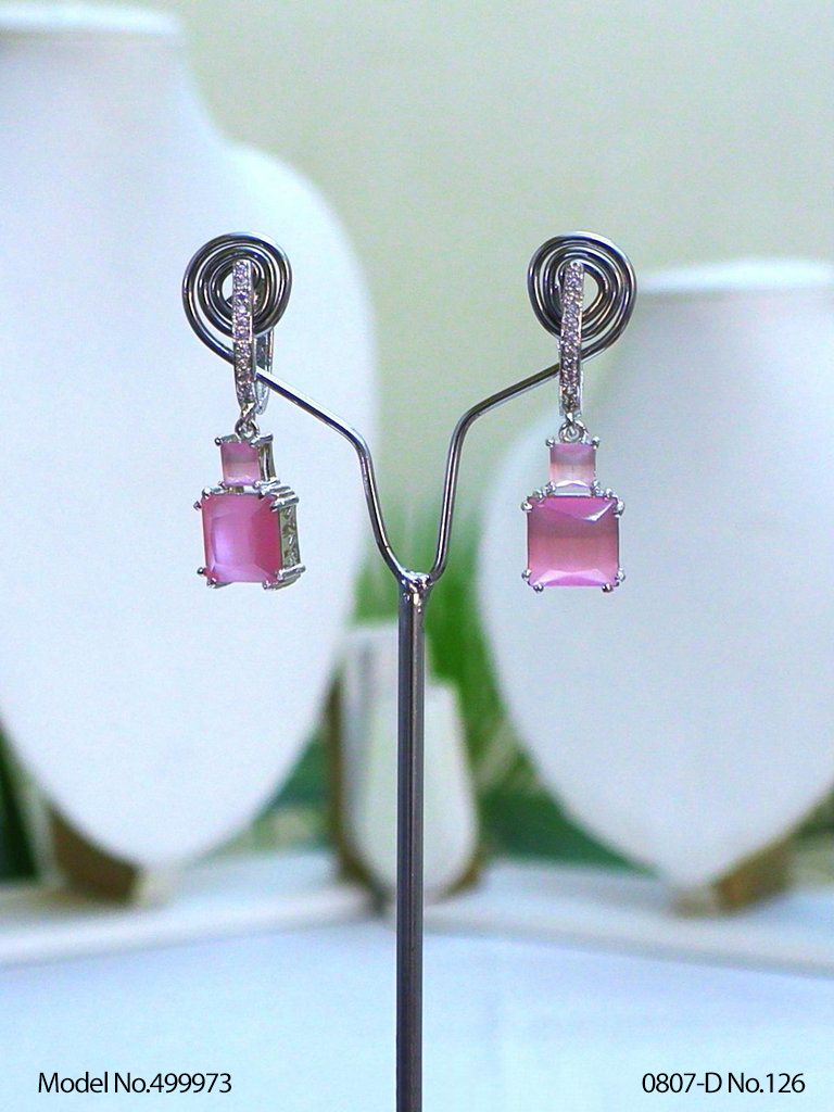 Fine Fashion Classic Pendant Set