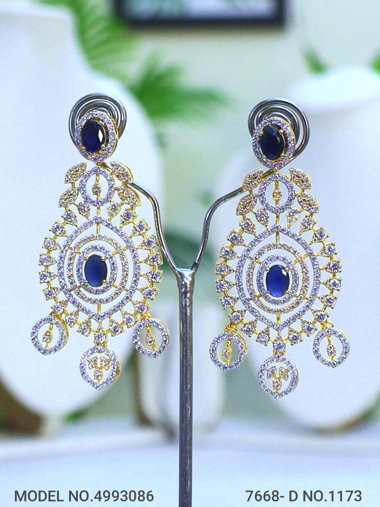 Traditional Zirconia Jewelry Set for Classy Women