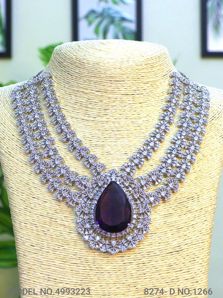 Necklace Designed by Passionate Craftsmen !