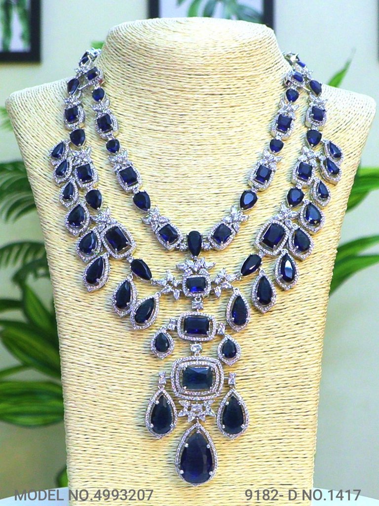 The best Gift for a Woman ! Jewelry
