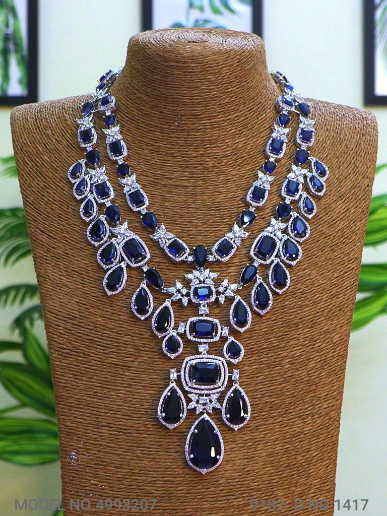 The best Gift for a Woman ! Jewelry