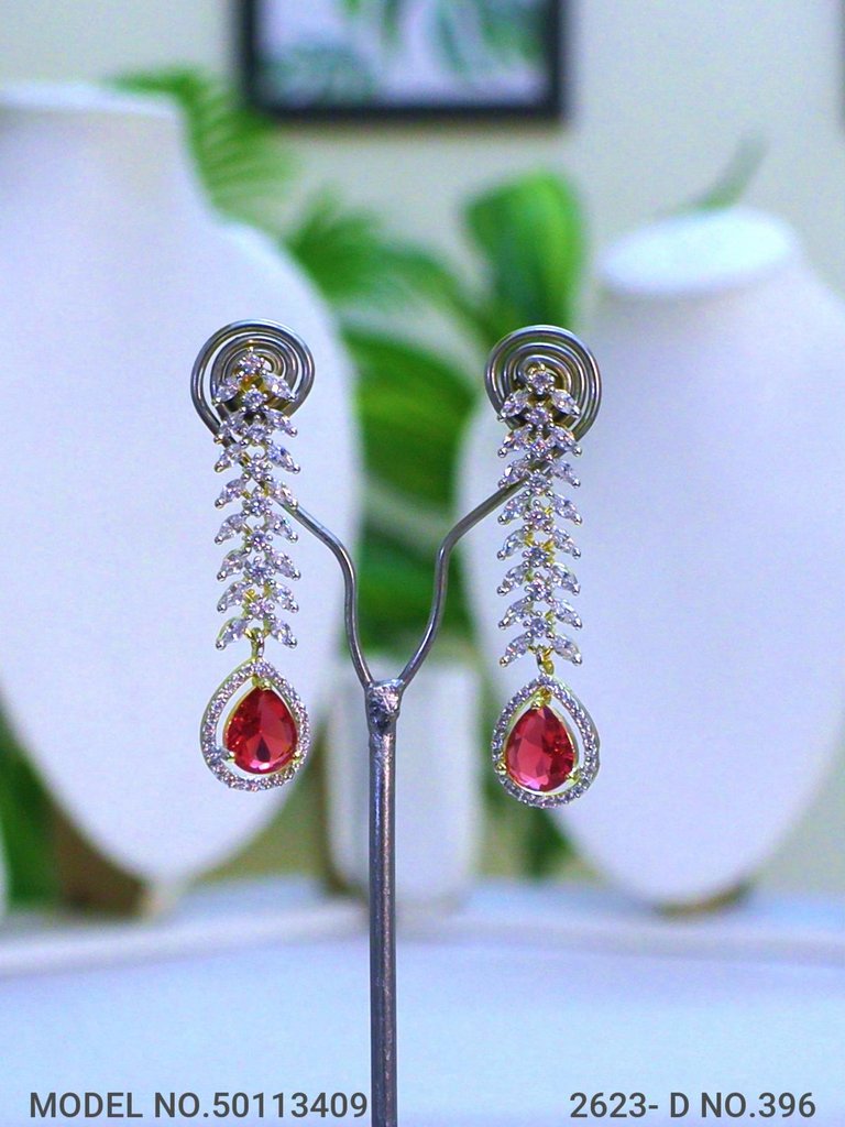 Necklace Set crafted for bold Women